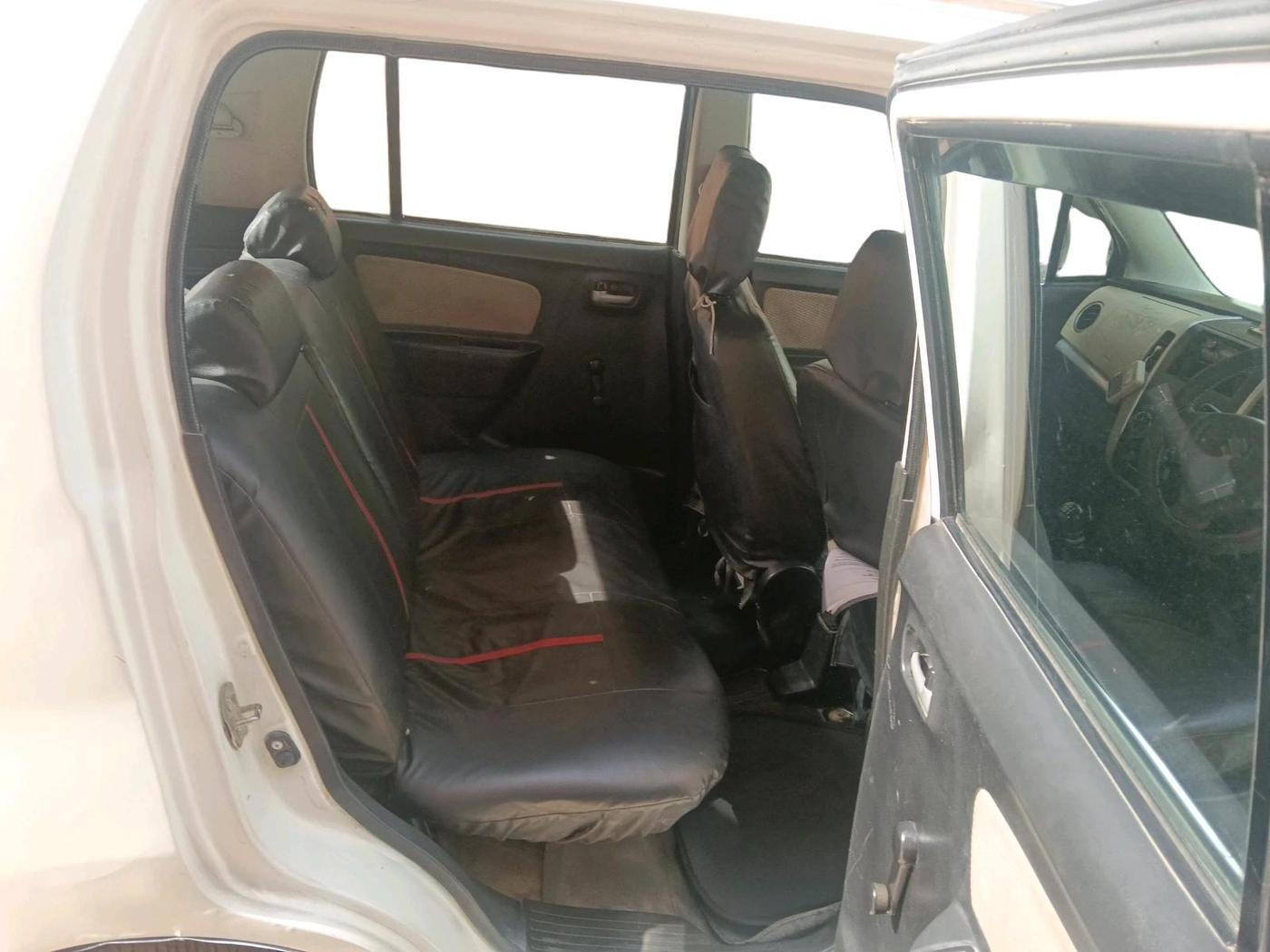 2017 Maruti Wagon R 1.0 LXI, CNG, Manual, 98,711 km, interior