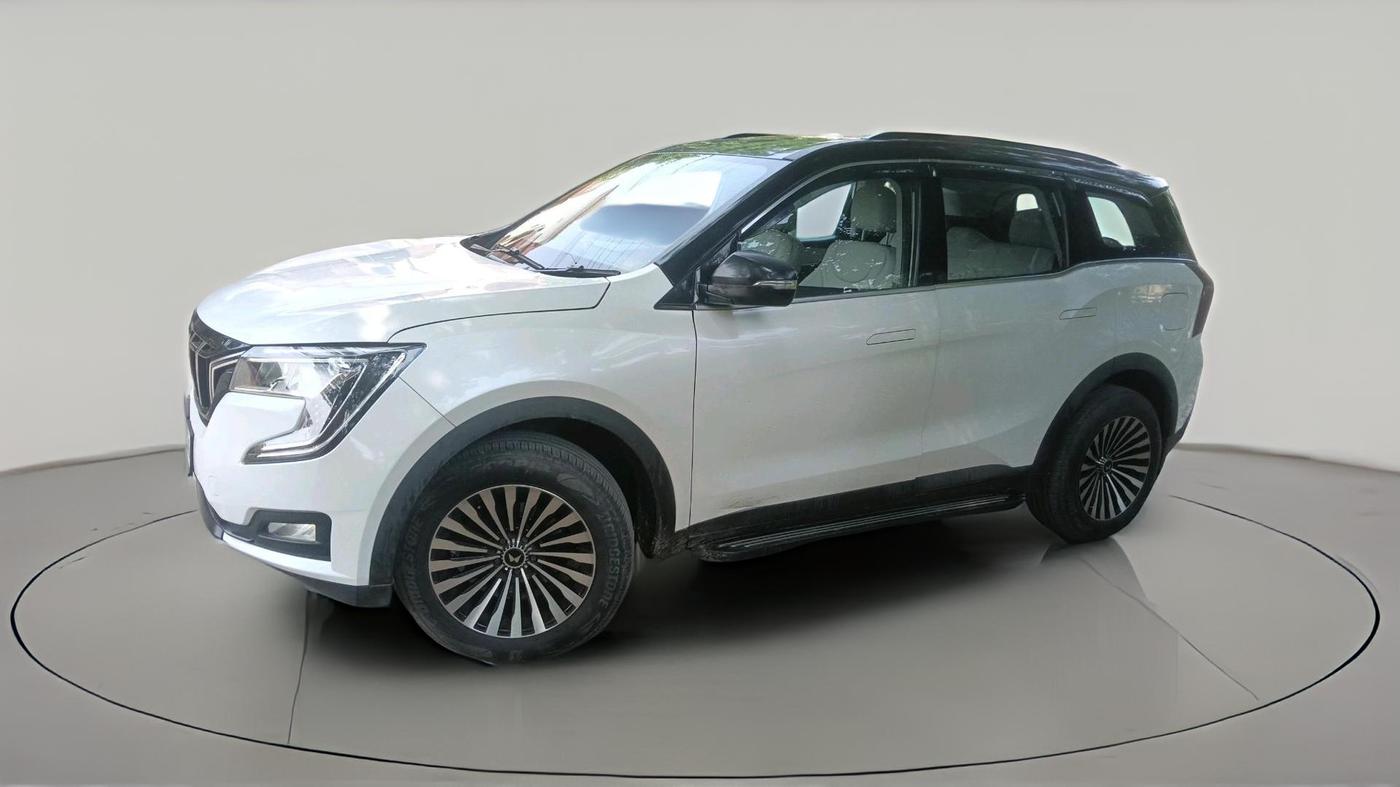 2023 Mahindra XUV700 MX D MT 5 STR, Diesel, Manual, 30,140 km, exterior