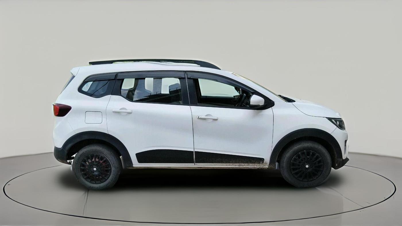 2022 Renault TRIBER RXT, Petrol, Manual, 96,591 km, exterior