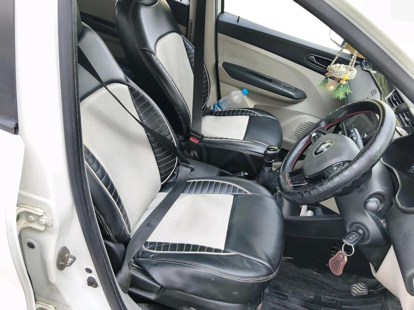 2022 Renault TRIBER RXT, Petrol, Manual, 96,591 km, interior