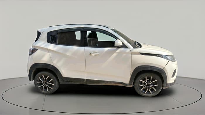 2017 Mahindra KUV 100 NXT K8 D 6 STR, Diesel, Manual, 1,31,836 km, exterior