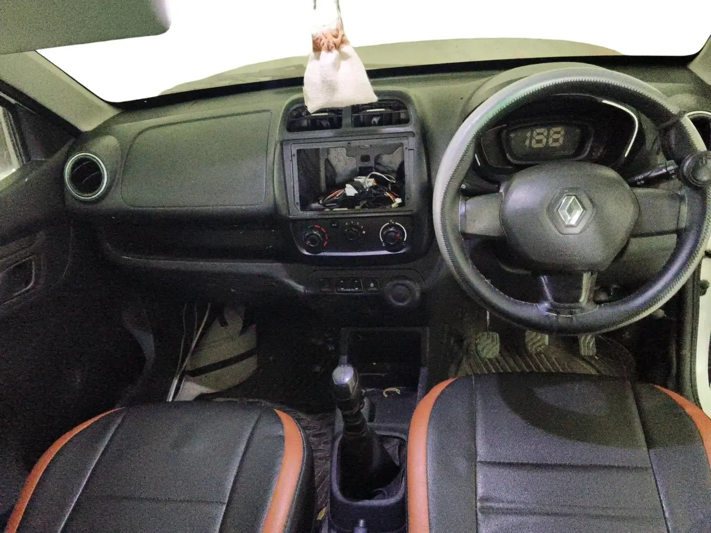 2019 Renault Kwid RXL, CNG, Manual, 64,806 km, interior