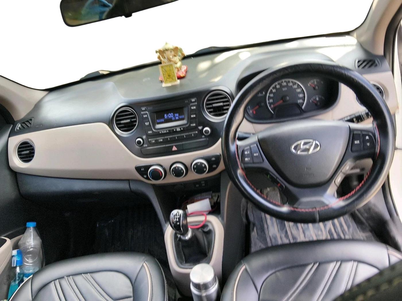 2017 Hyundai Grand i10 SPORTZ 1.1 CRDI, Diesel, Manual, 1,53,101 km, interior