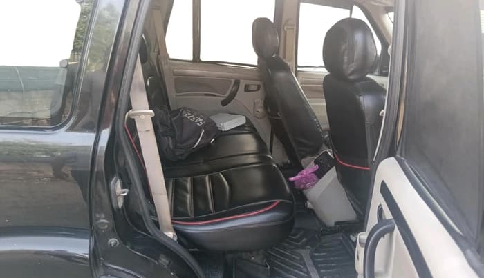 2021 Mahindra Scorpio S5, Diesel, Manual, 93,000 km, interior