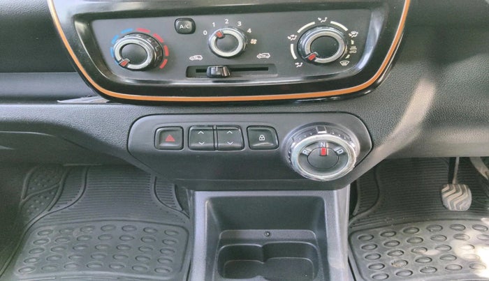 2017 Renault Kwid CLIMBER 1.0 AMT, Petrol, Automatic, 30,458 km, interior