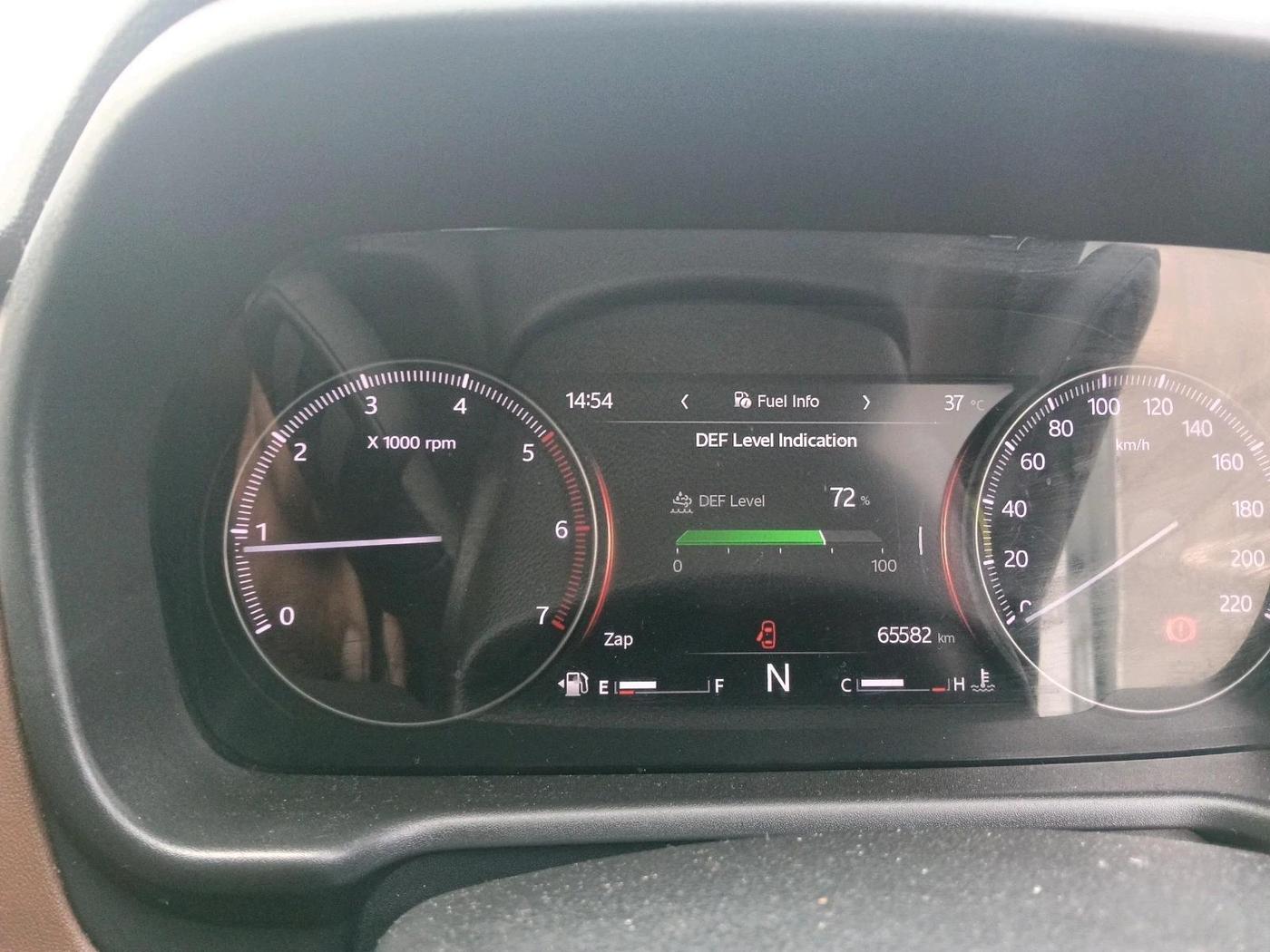 2024 Mahindra SCORPIO-N Z6 DIESEL MT 2WD 7 STR, Diesel, Manual, 65,582 km, interior