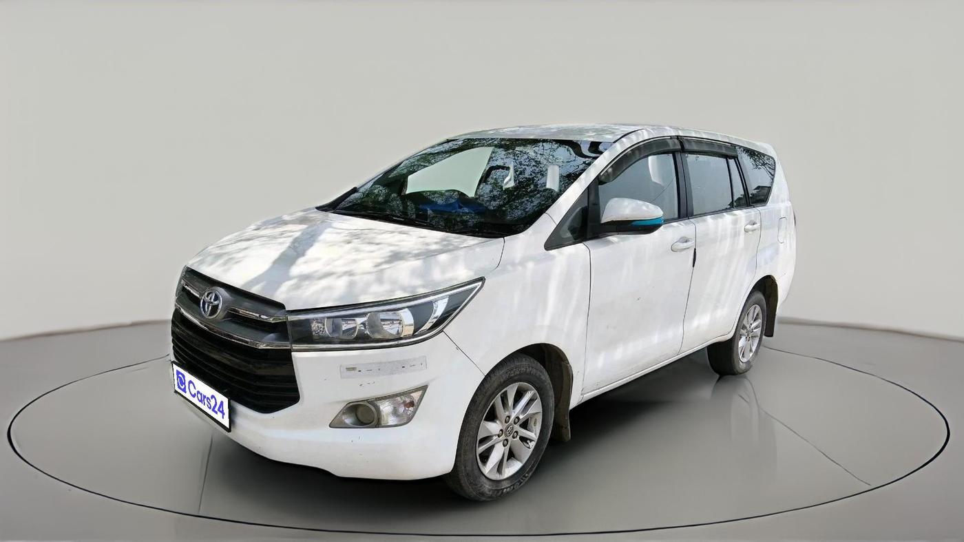 2017 Toyota Innova Crysta 2.4 G 7 STR, Diesel, Manual, 2,70,385 km, exterior