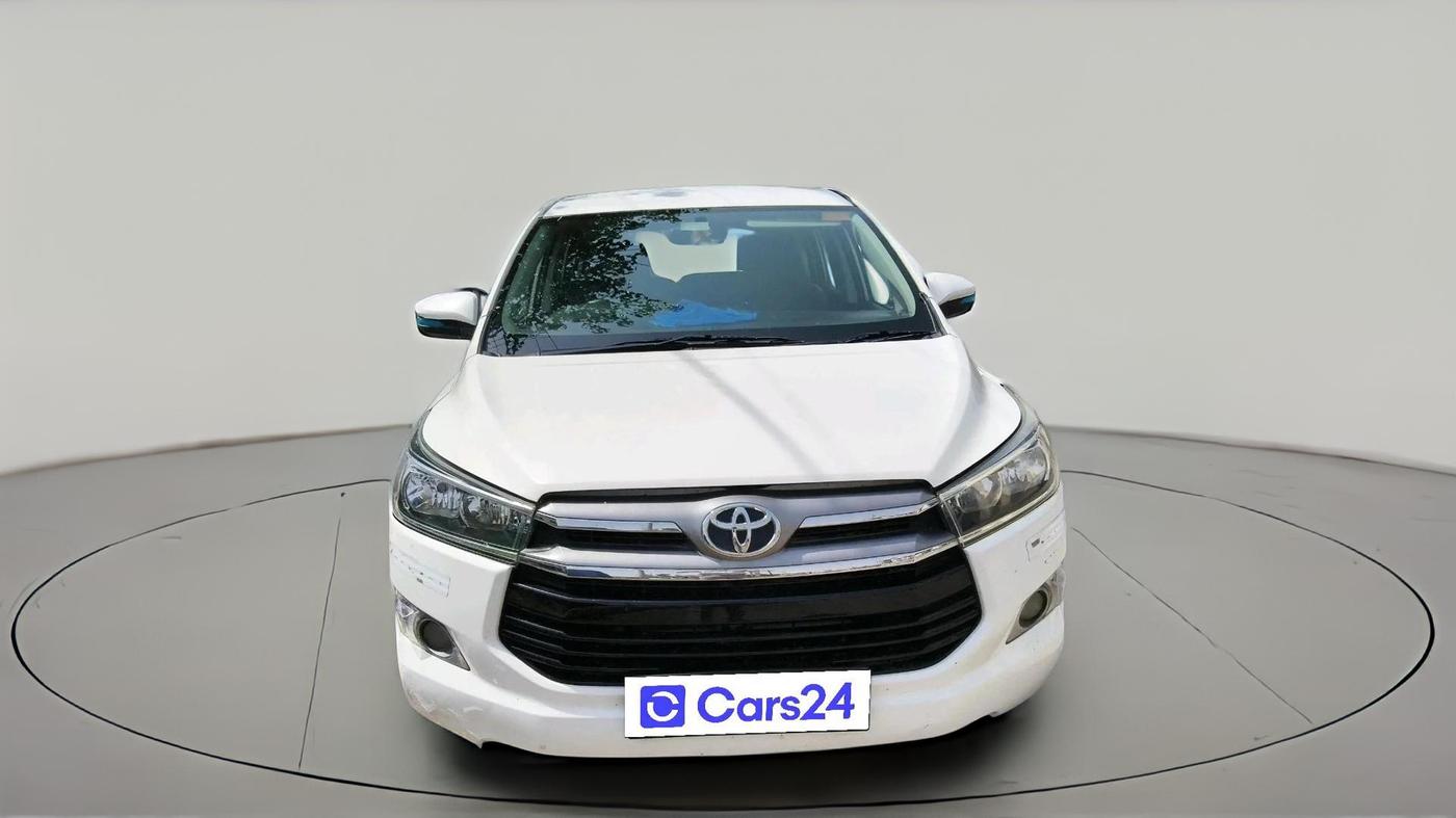 2017 Toyota Innova Crysta 2.4 G 7 STR, Diesel, Manual, 2,70,385 km, exterior