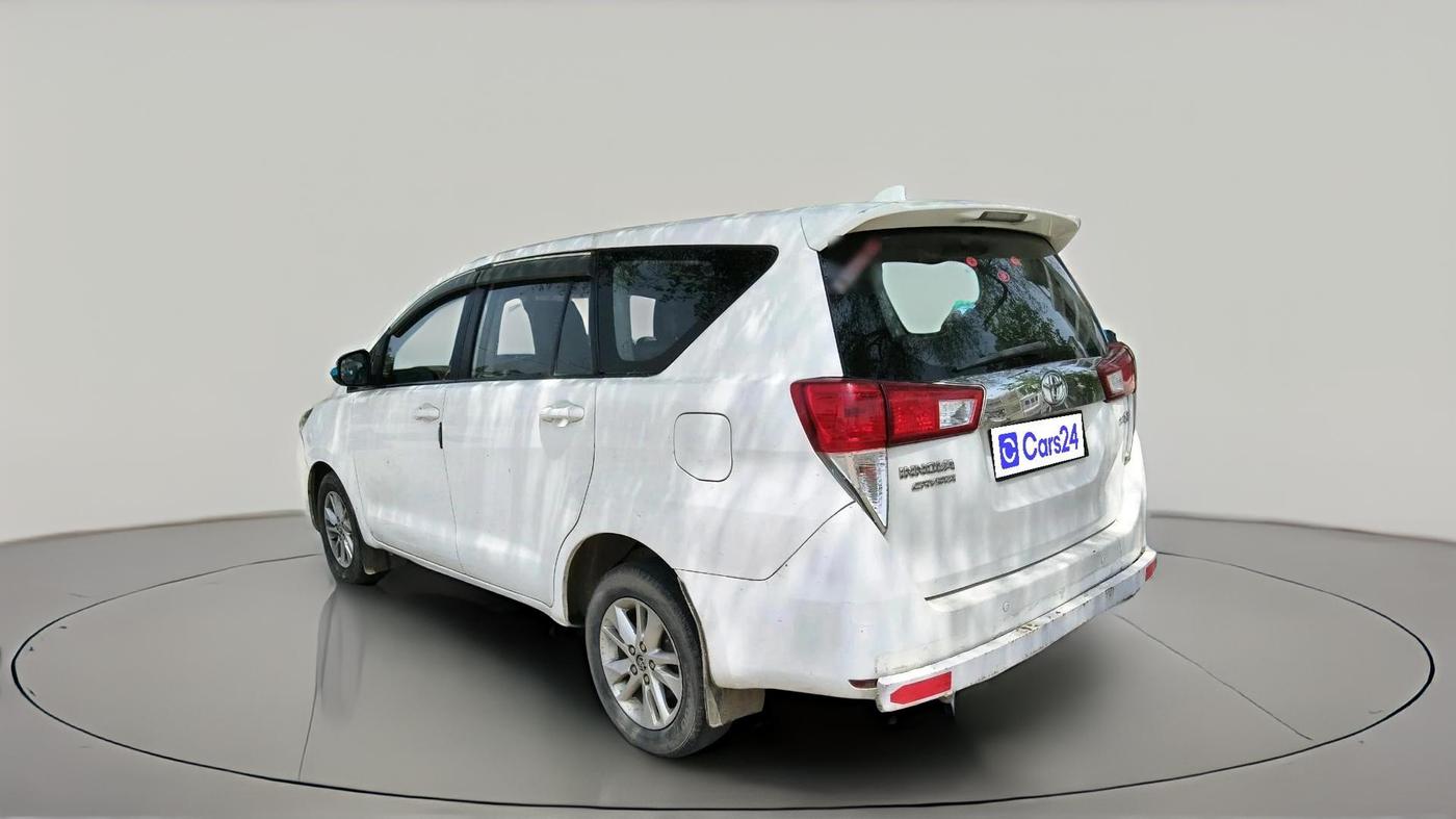 2017 Toyota Innova Crysta 2.4 G 7 STR, Diesel, Manual, 2,70,385 km, exterior