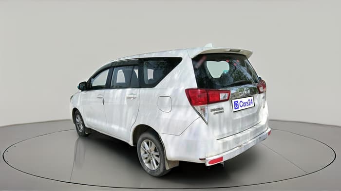 2017 Toyota Innova Crysta 2.4 G 7 STR, Diesel, Manual, 2,70,385 km, exterior