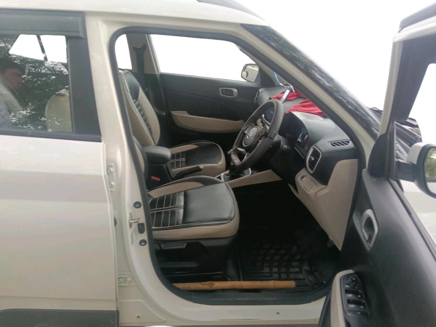 2022 Hyundai VENUE SX 1.5 CRDI, Diesel, Manual, 1,02,521 km, interior