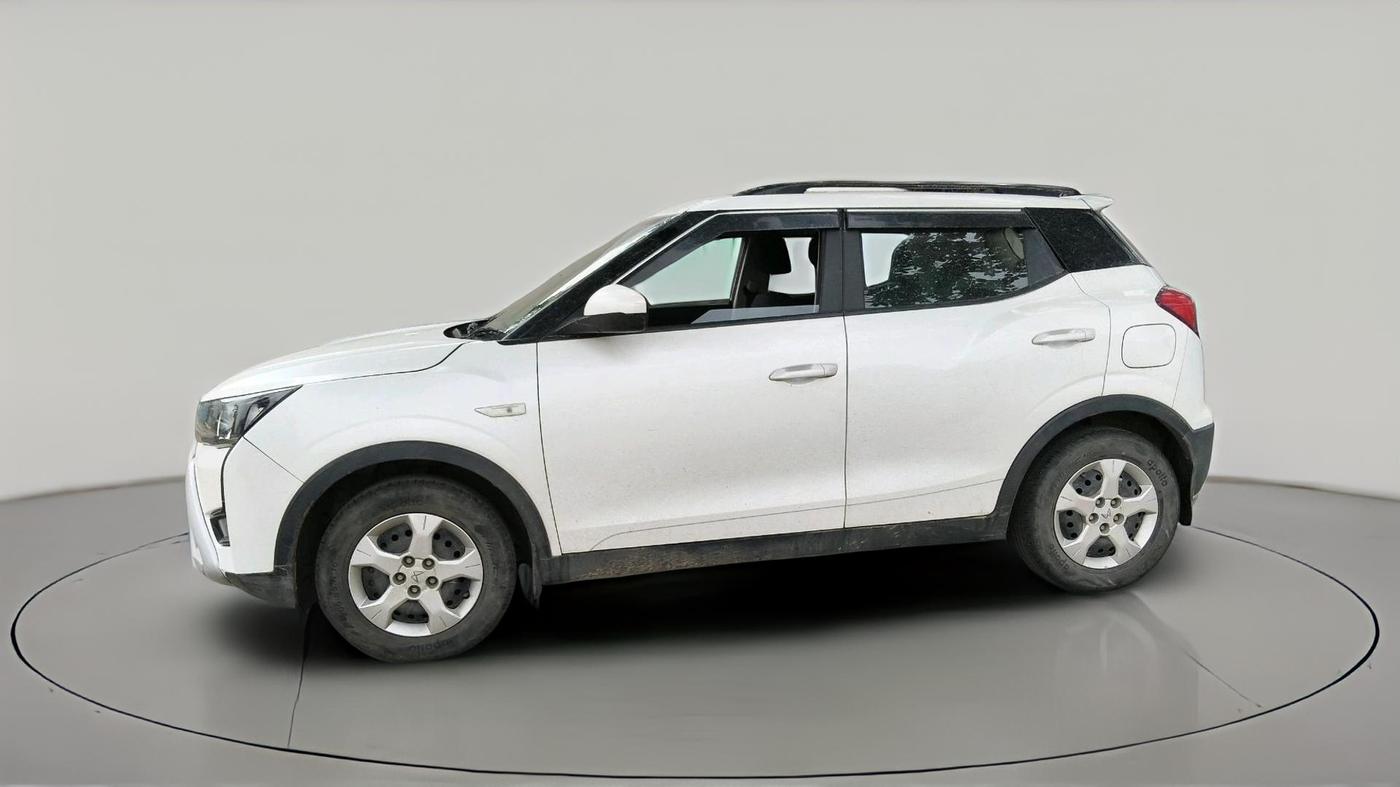 2023 Mahindra XUV300 W6 1.2 PETROL AMT, Petrol, Automatic, 53,031 km, exterior