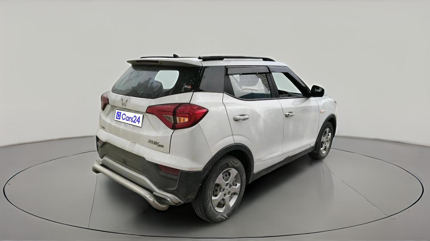 2023 Mahindra XUV300 W6 1.2 PETROL AMT, Petrol, Automatic, 53,031 km, exterior
