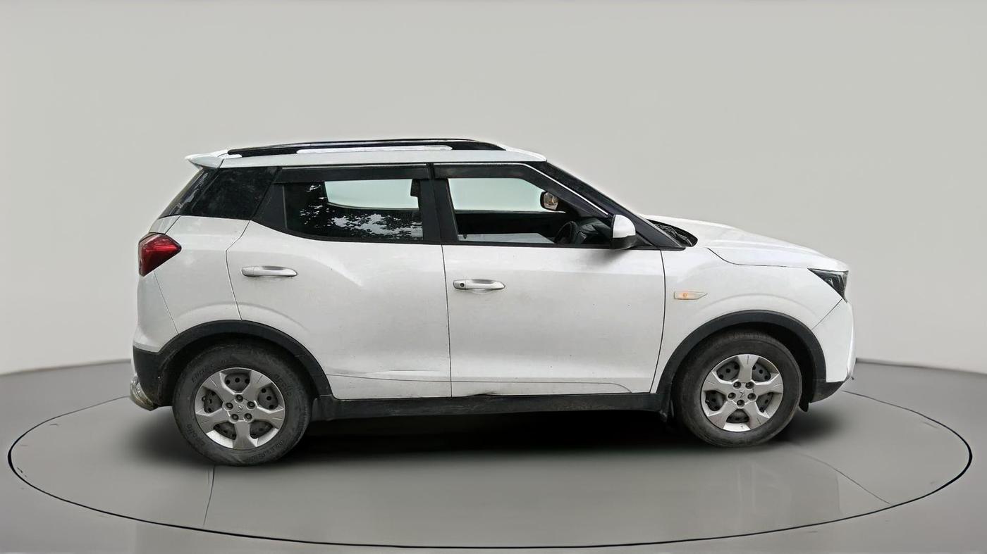 2023 Mahindra XUV300 W6 1.2 PETROL AMT, Petrol, Automatic, 53,031 km, exterior
