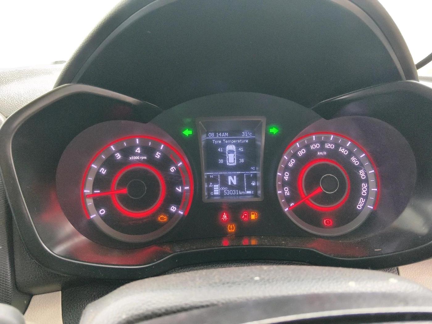 2023 Mahindra XUV300 W6 1.2 PETROL AMT, Petrol, Automatic, 53,031 km, interior