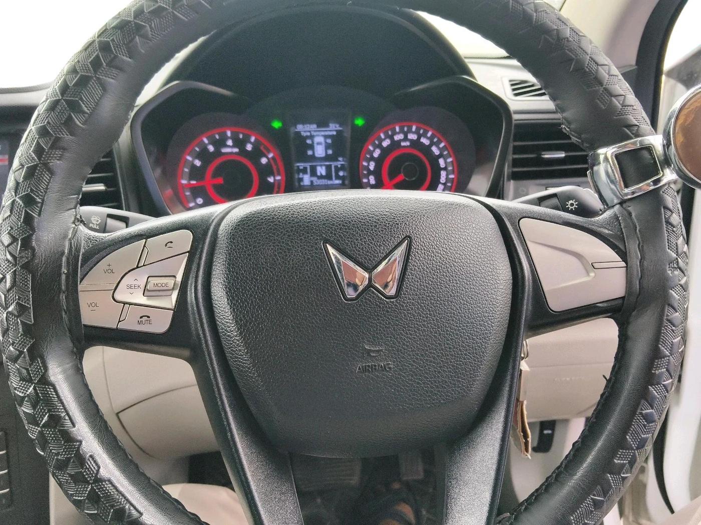 2023 Mahindra XUV300 W6 1.2 PETROL AMT, Petrol, Automatic, 53,031 km, interior