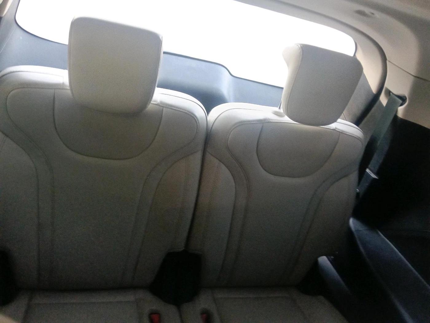 2023 Mahindra XUV700 AX 7 D AT 7 STR, Diesel, Automatic, 23,008 km, interior