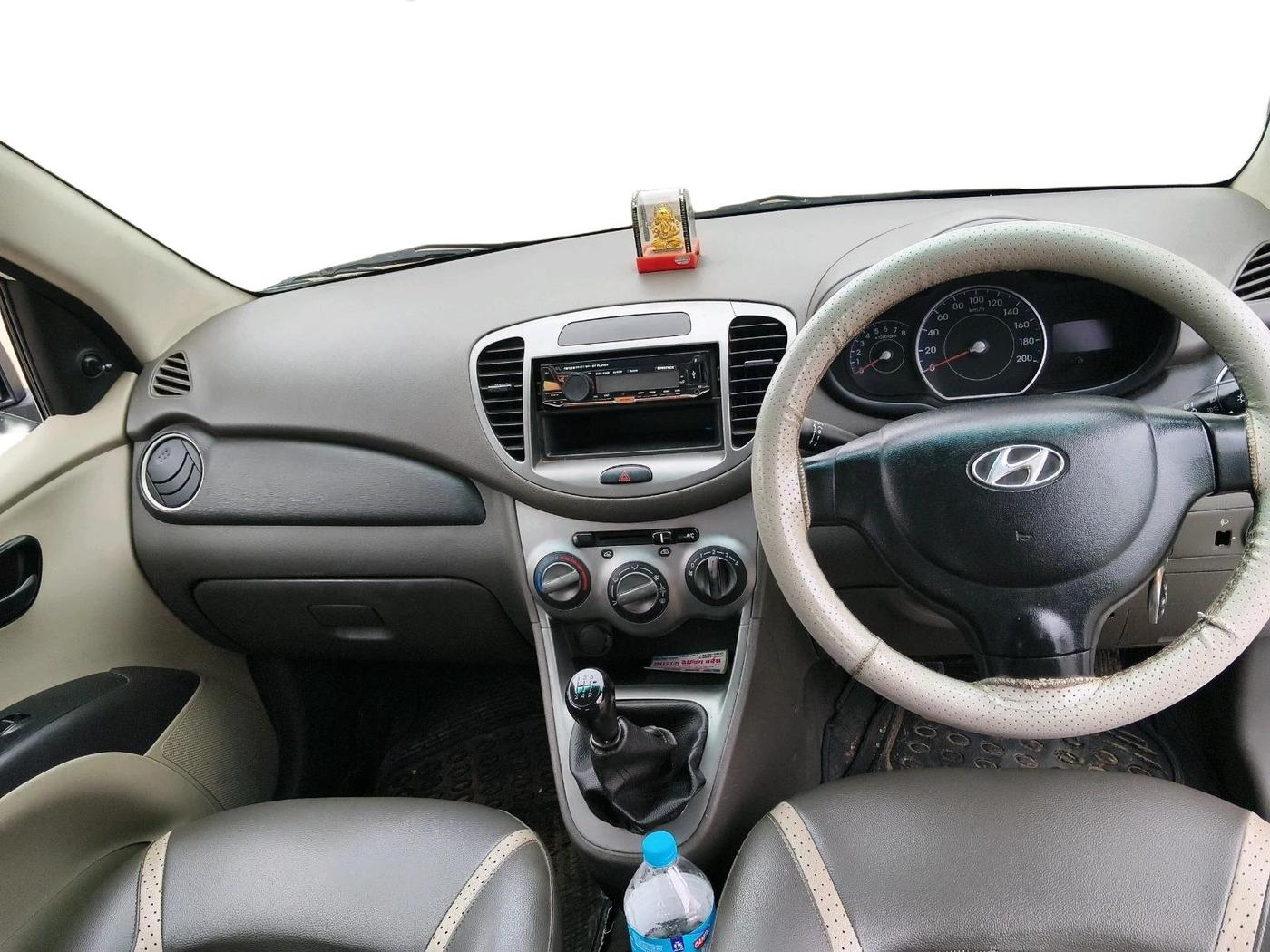 2011 Hyundai i10 ERA 1.1, Petrol, Manual, 1,39,644 km, interior