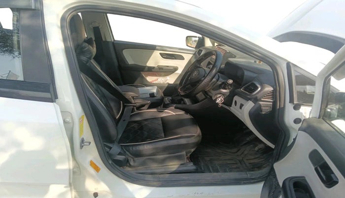 2023 Tata ALTROZ XE CNG, CNG, Manual, 85,025 km, interior