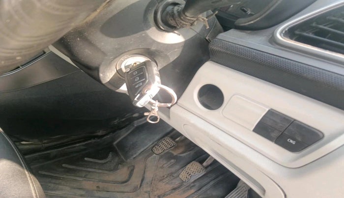 2023 Tata ALTROZ XE CNG, CNG, Manual, 85,025 km, interior