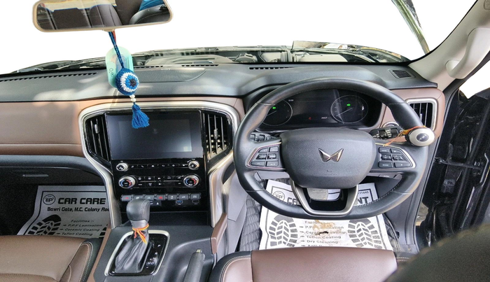 2023 Mahindra SCORPIO-N Z8 L DIESEL AT 2WD 7 STR, Diesel, Automatic, 26,627 km, interior