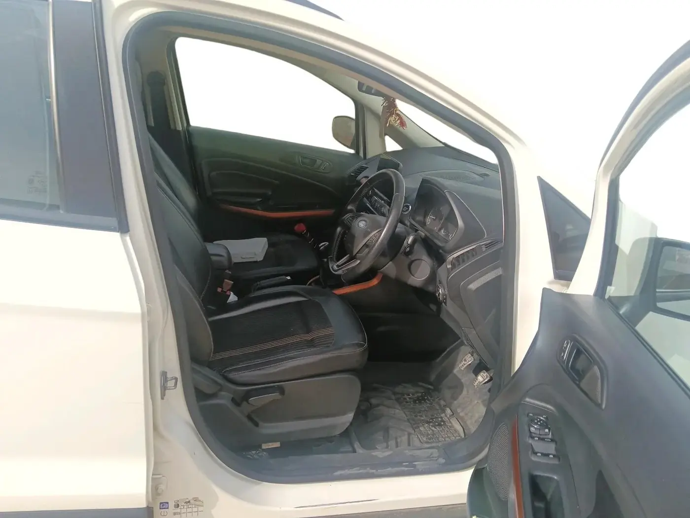 2020 Ford Ecosport TITANIUM 1.5L SPORTS(SUNROOF) DIESEL, Diesel, Manual, 1,30,341 km, interior