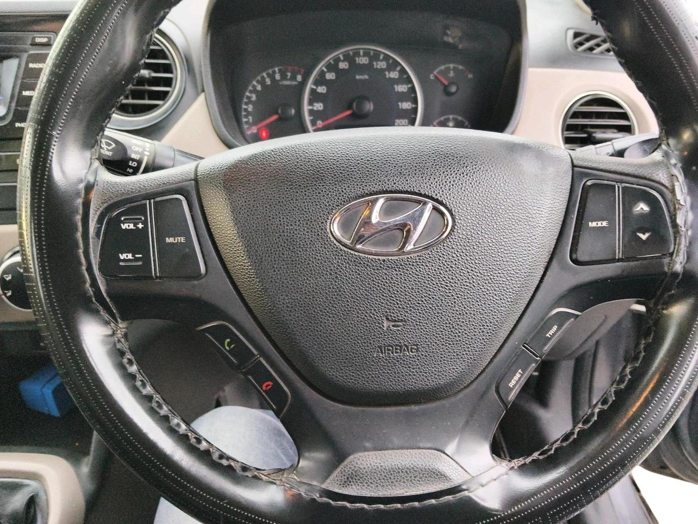 2018 Hyundai Grand i10 MAGNA 1.2 KAPPA VTVT, Petrol, Manual, 1,35,850 km, interior