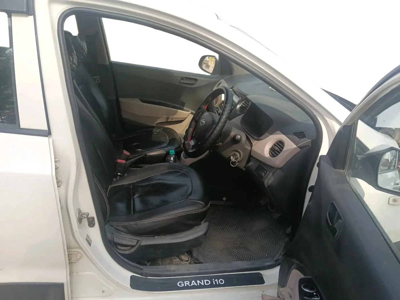 2015 Hyundai Grand i10 MAGNA 1.2 KAPPA VTVT, Petrol, Manual, 1,62,322 km, interior
