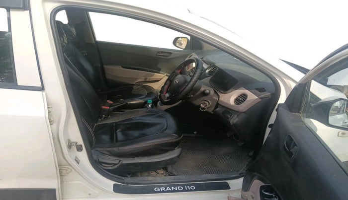 2015 Hyundai Grand i10 MAGNA 1.2 KAPPA VTVT, Petrol, Manual, 1,62,322 km, interior