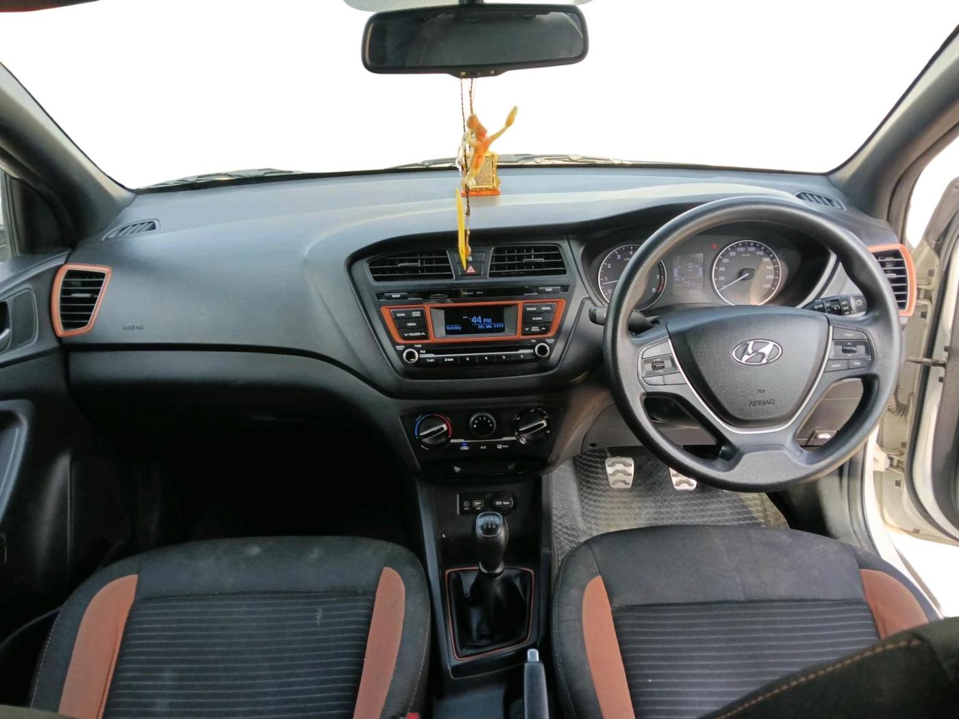 2016 Hyundai i20 Active 1.2 S, Petrol, Manual, 52,000 km, interior
