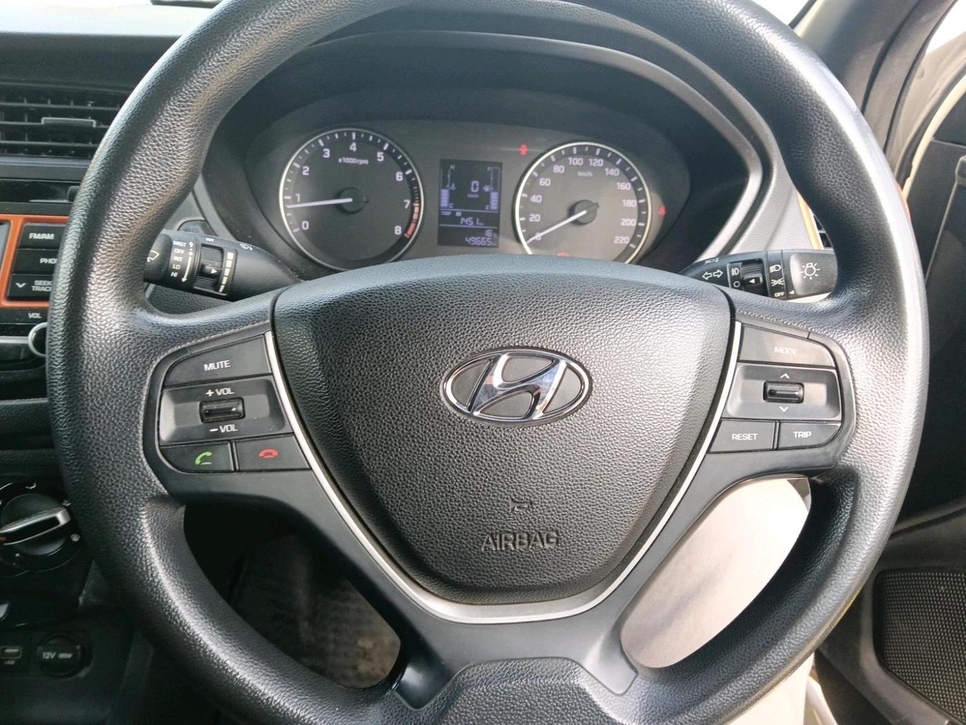 2016 Hyundai i20 Active 1.2 S, Petrol, Manual, 52,000 km, interior