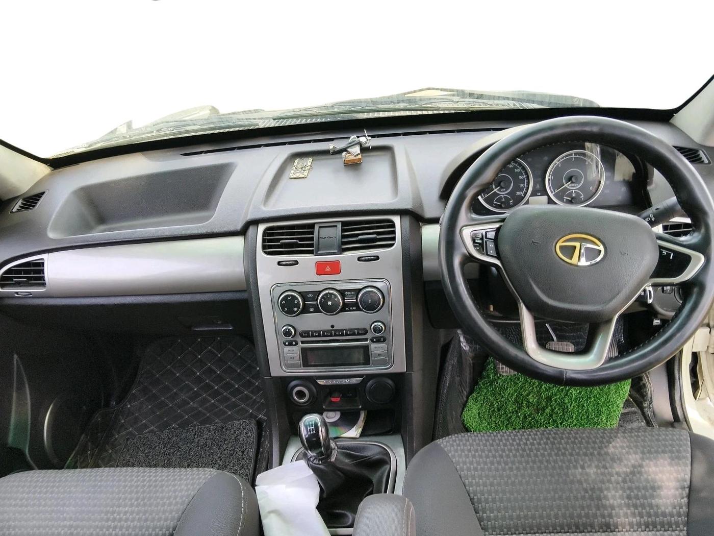 2017 Tata Safari Storme 2.2 EX 4X2, Diesel, Manual, 78,744 km, interior