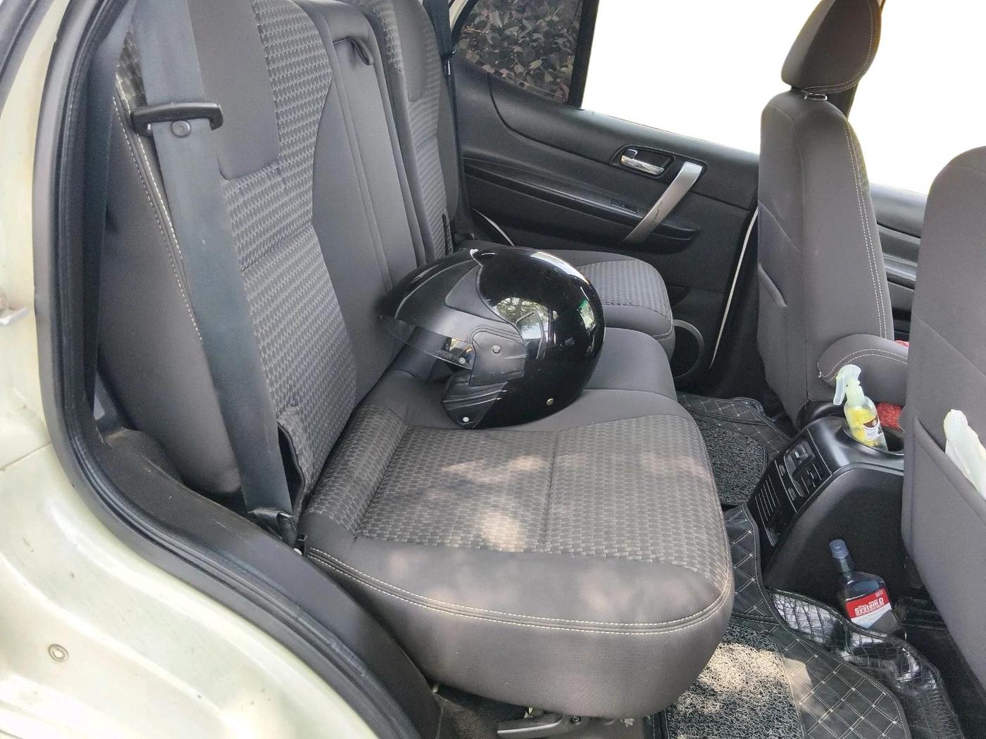 2017 Tata Safari Storme 2.2 EX 4X2, Diesel, Manual, 78,744 km, interior