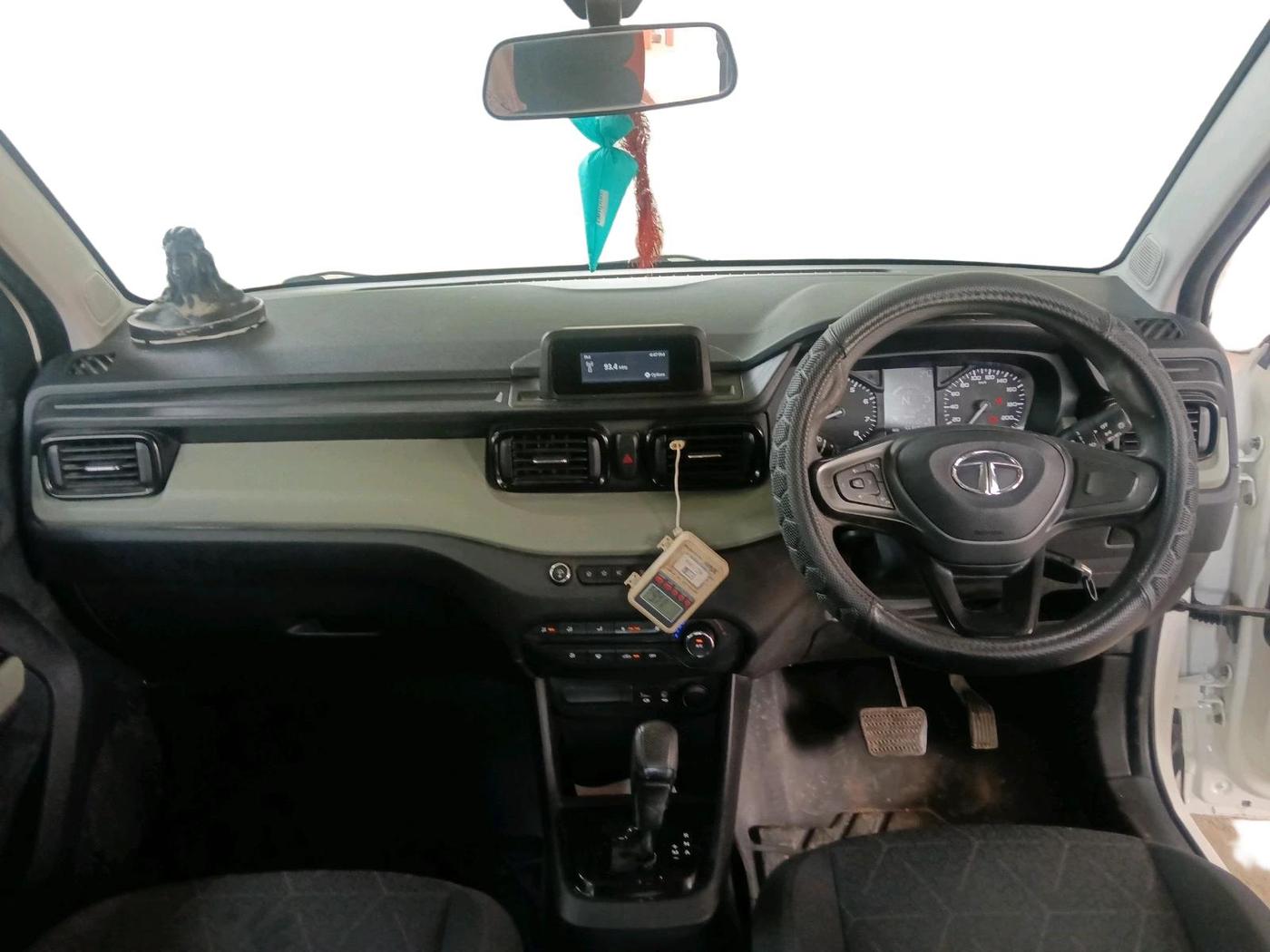 2022 Tata PUNCH ADVENTURE AMT, Petrol, Automatic, 56,360 km, interior