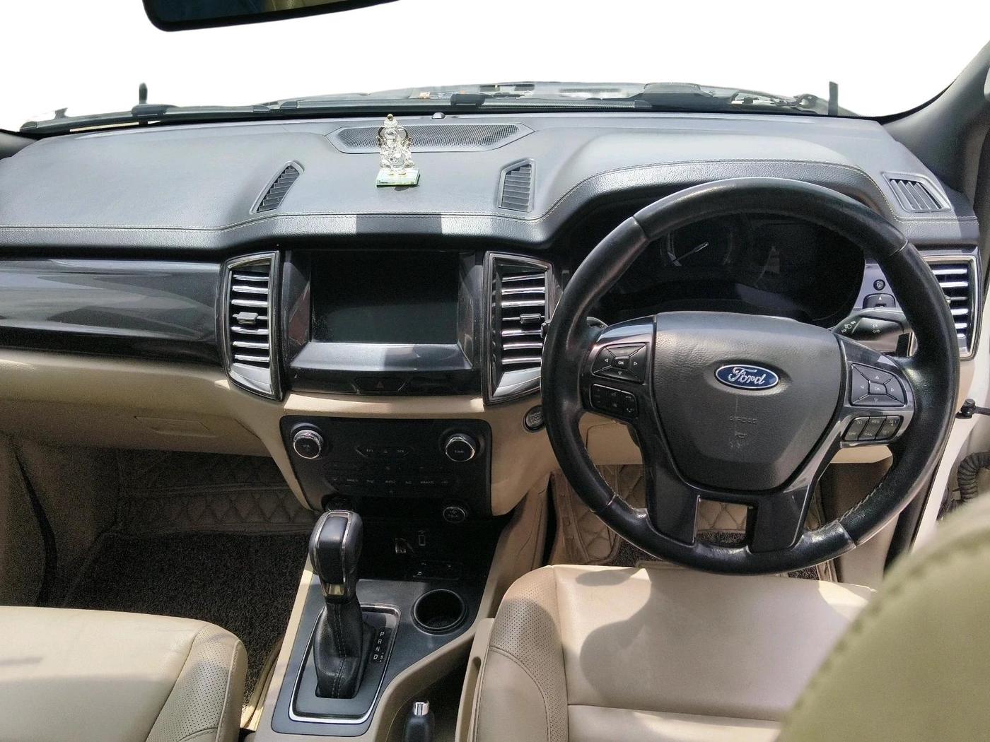 2019 Ford Endeavour TITANIUM PLUS 2.2 4X2 AT SUNROOF, Diesel, Automatic, 1,02,255 km, interior