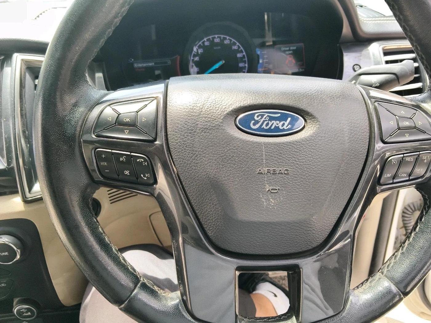 2019 Ford Endeavour TITANIUM PLUS 2.2 4X2 AT SUNROOF, Diesel, Automatic, 1,02,255 km, interior