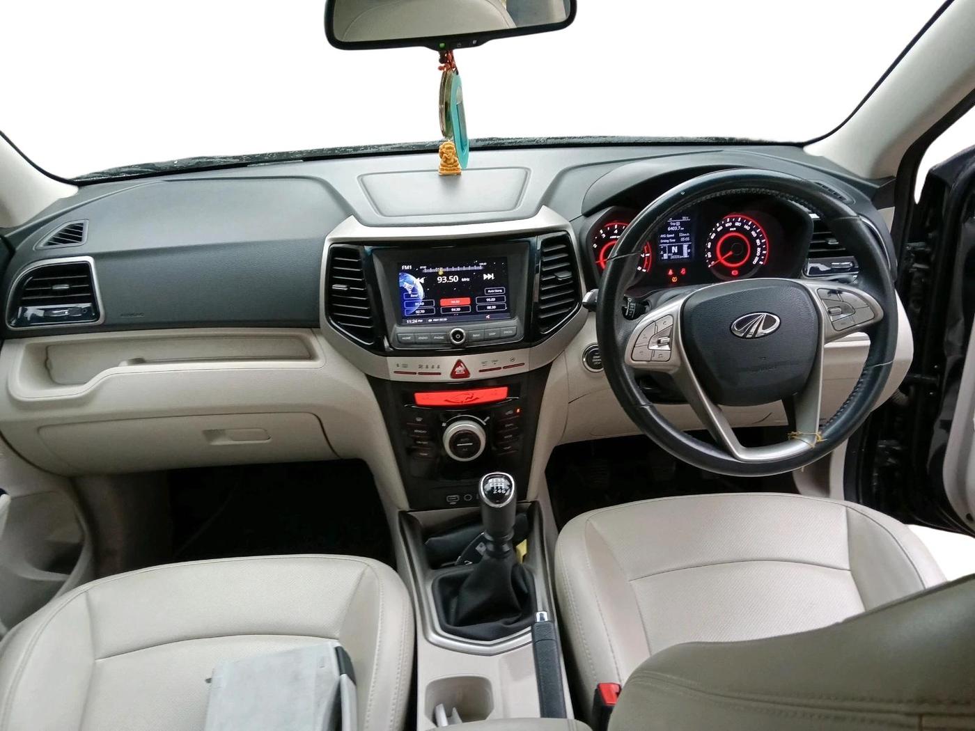 2021 Mahindra XUV300 W8 (O) 1.2 PETROL, Petrol, Manual, 26,331 km, interior
