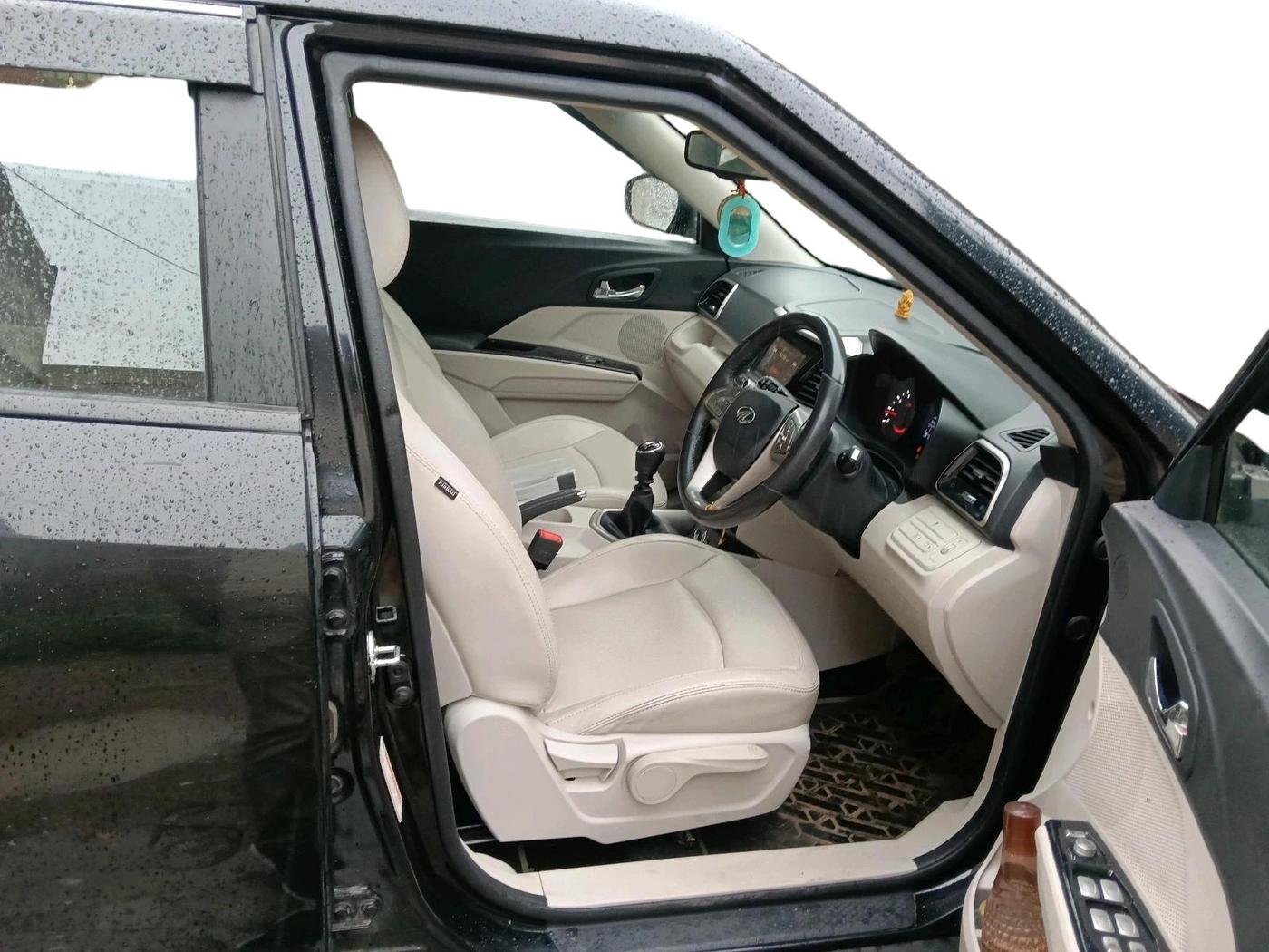 2021 Mahindra XUV300 W8 (O) 1.2 PETROL, Petrol, Manual, 26,331 km, interior