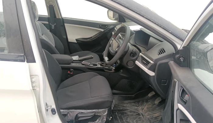 2026 Tata NEXON Creative Plus (PS) 1.2 iCNG, CNG, Manual, 5,736 km, interior