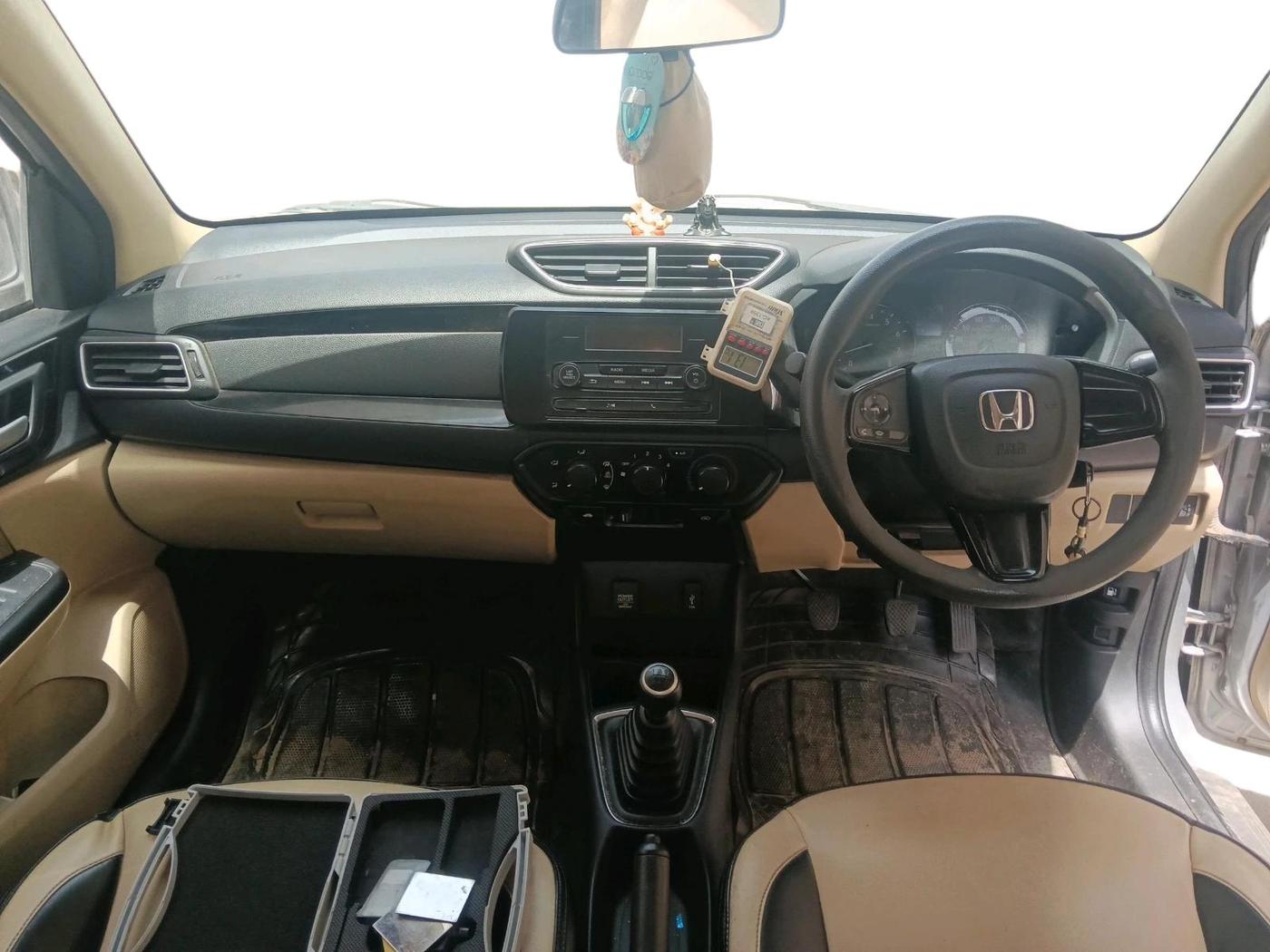 2020 Honda Amaze 1.2L I-VTEC S, Petrol, Manual, 1,23,219 km, interior