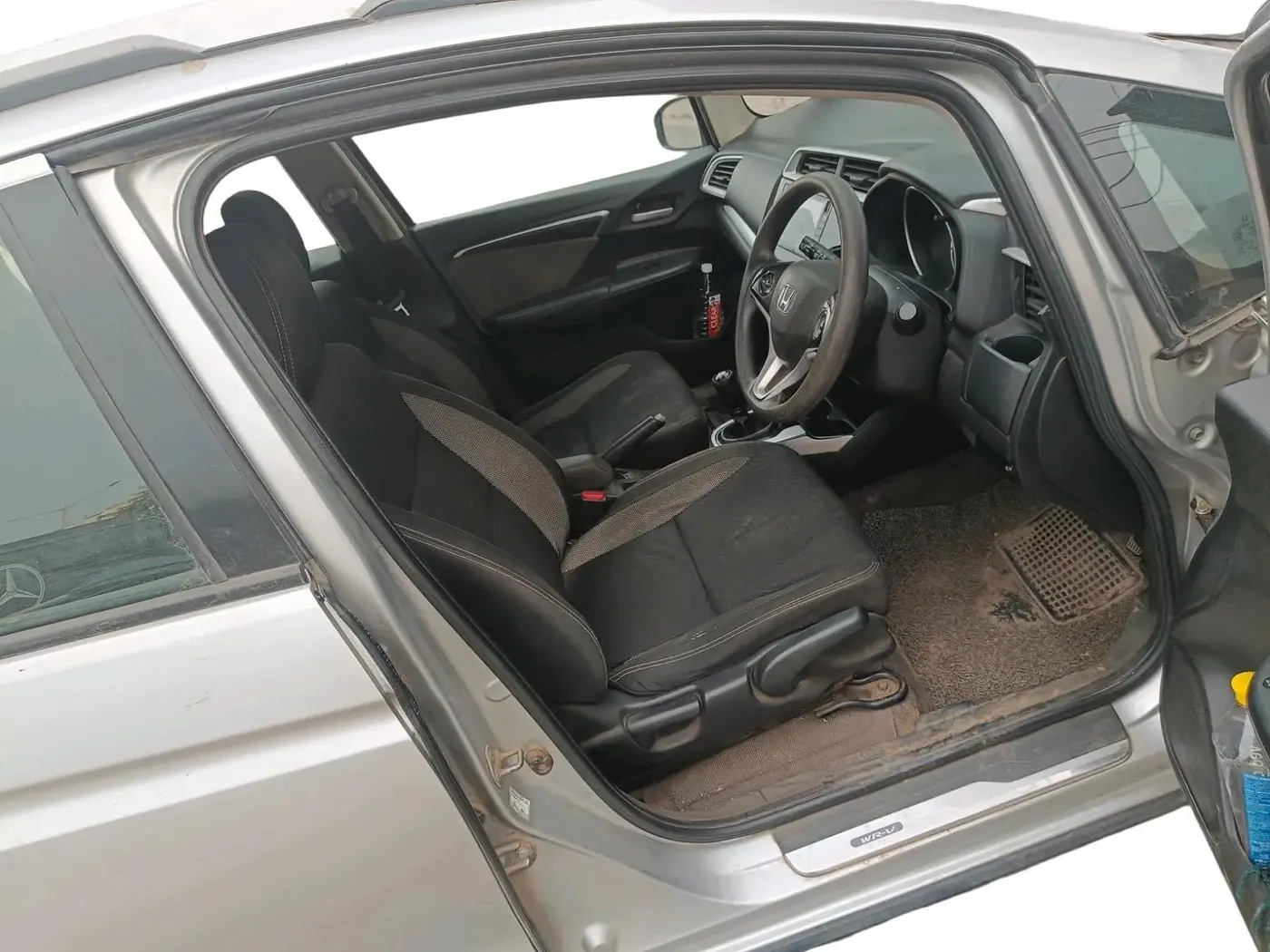 2017 Honda WR-V 1.5L I-DTEC VX MT, Diesel, Manual, 1,35,411 km, interior