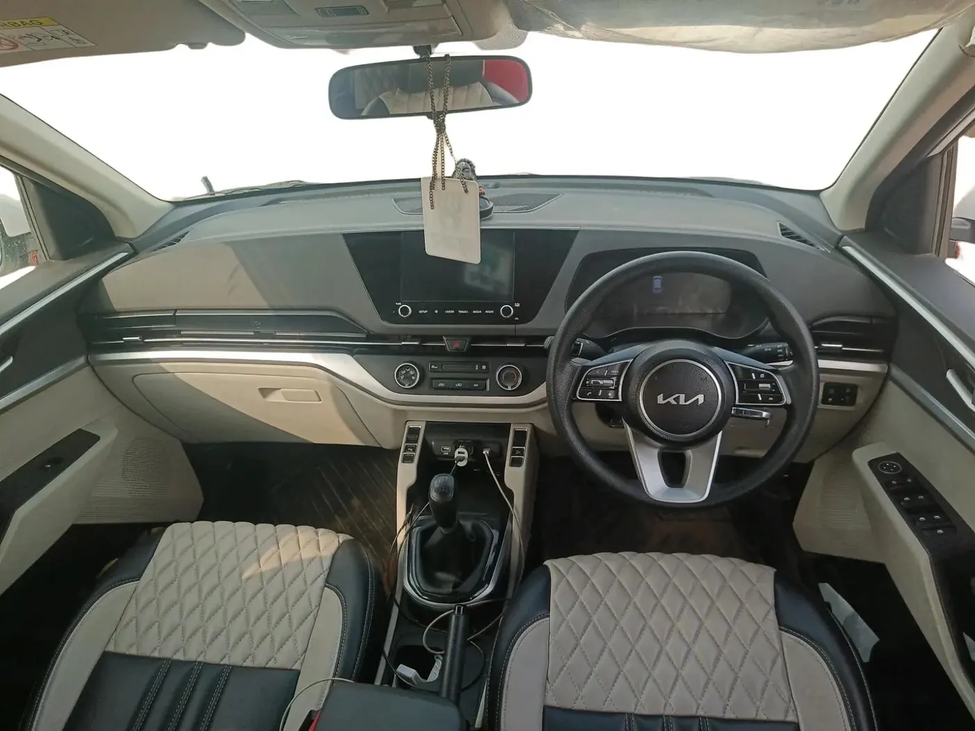 2024 KIA CARENS Prestige 1.5 Turbo Petrol IMT 7 STR, Petrol, Manual, 29,200 km, interior