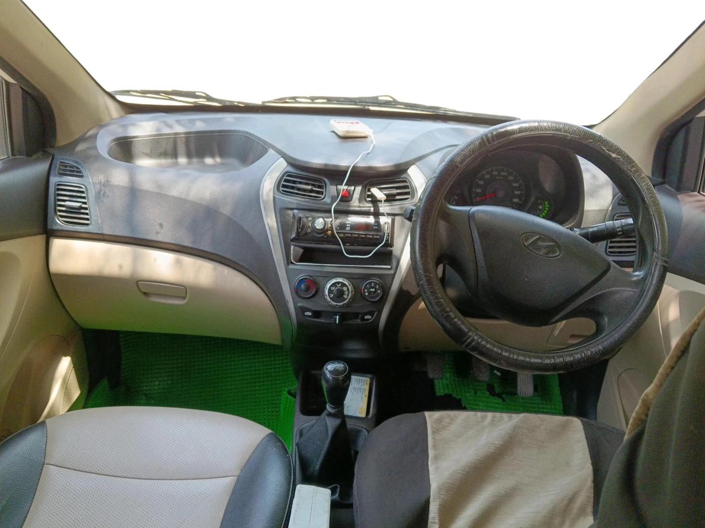 2015 Hyundai Eon ERA +, Petrol, Manual, 1,23,886 km, interior