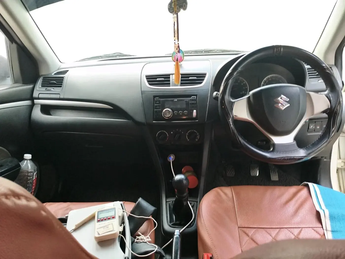 2012 Maruti Swift VXI, CNG, Manual, 1,47,641 km, interior
