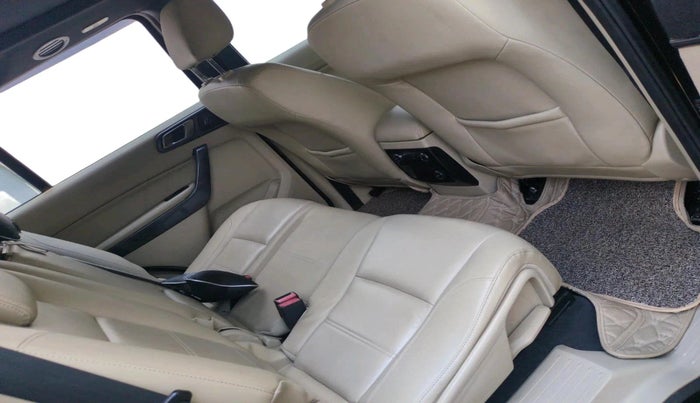 2017 Ford Endeavour TITANIUM 3.2 4X4 AT, Diesel, Automatic, 66,409 km, interior