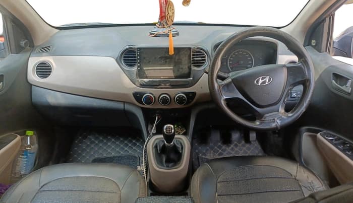 2014 Hyundai Grand i10 SPORTZ 1.2 KAPPA VTVT, CNG, Manual, 1,66,087 km, interior