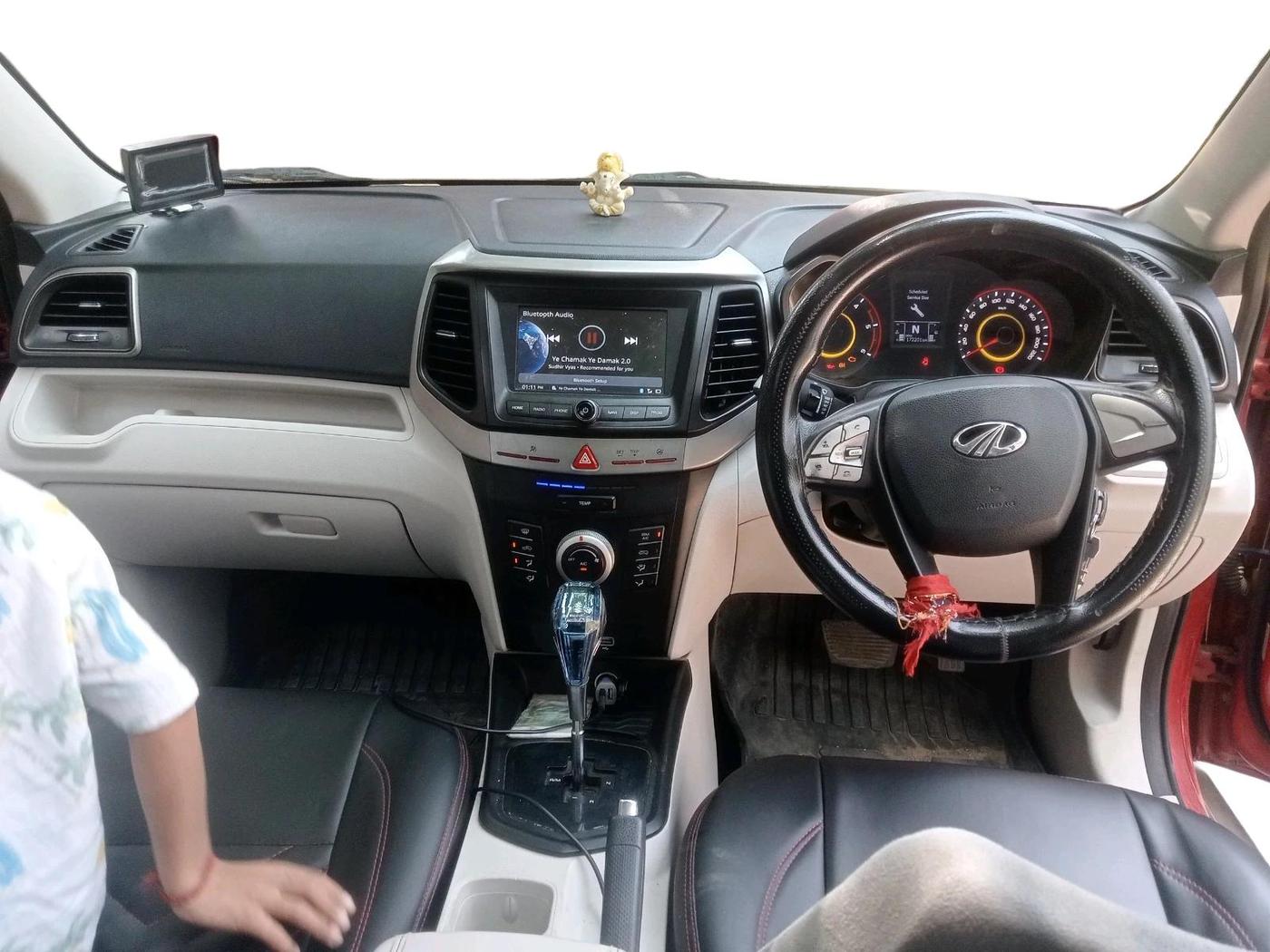 2021 Mahindra XUV300 W6 1.5 DIESEL AMT, Diesel, Automatic, 1,72,201 km, interior