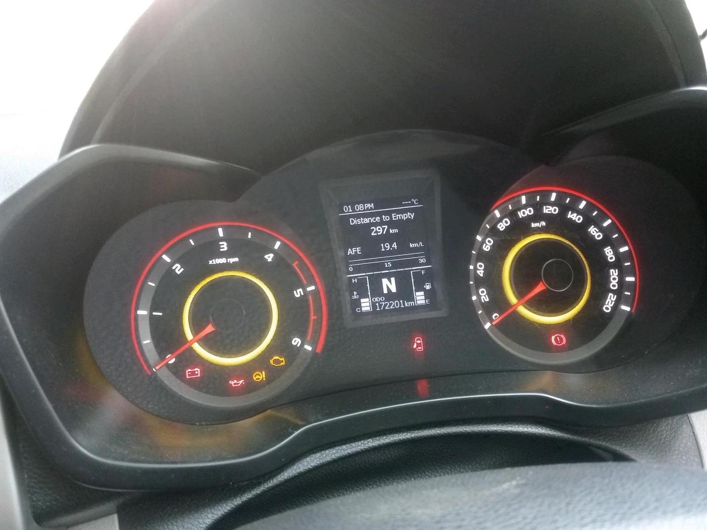 2021 Mahindra XUV300 W6 1.5 DIESEL AMT, Diesel, Automatic, 1,72,201 km, interior