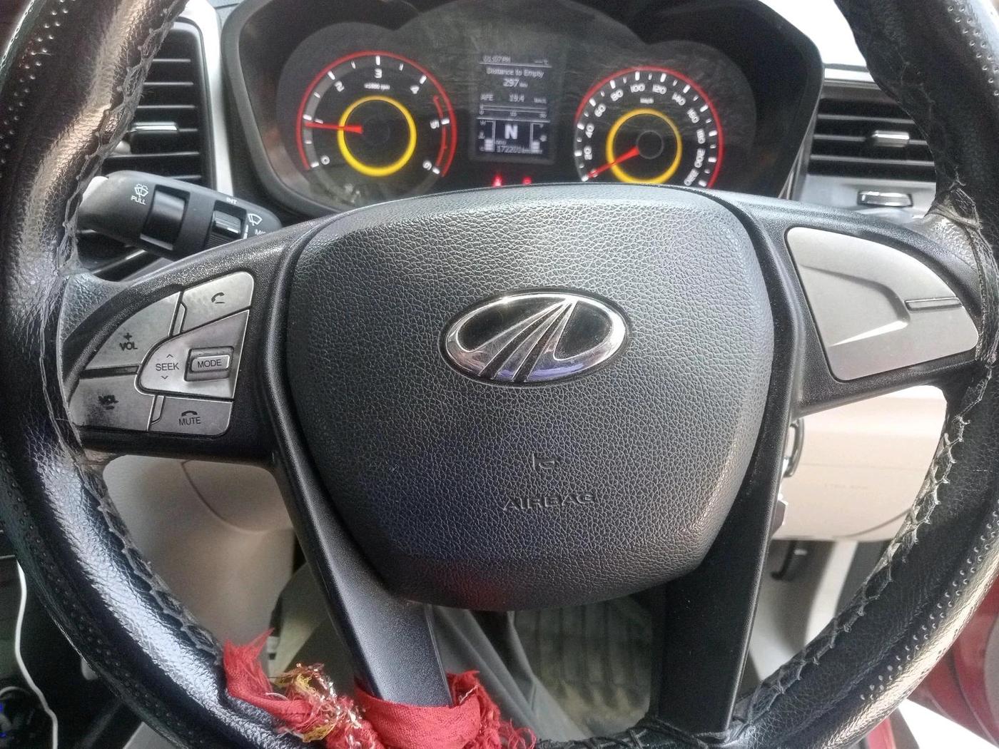 2021 Mahindra XUV300 W6 1.5 DIESEL AMT, Diesel, Automatic, 1,72,201 km, interior