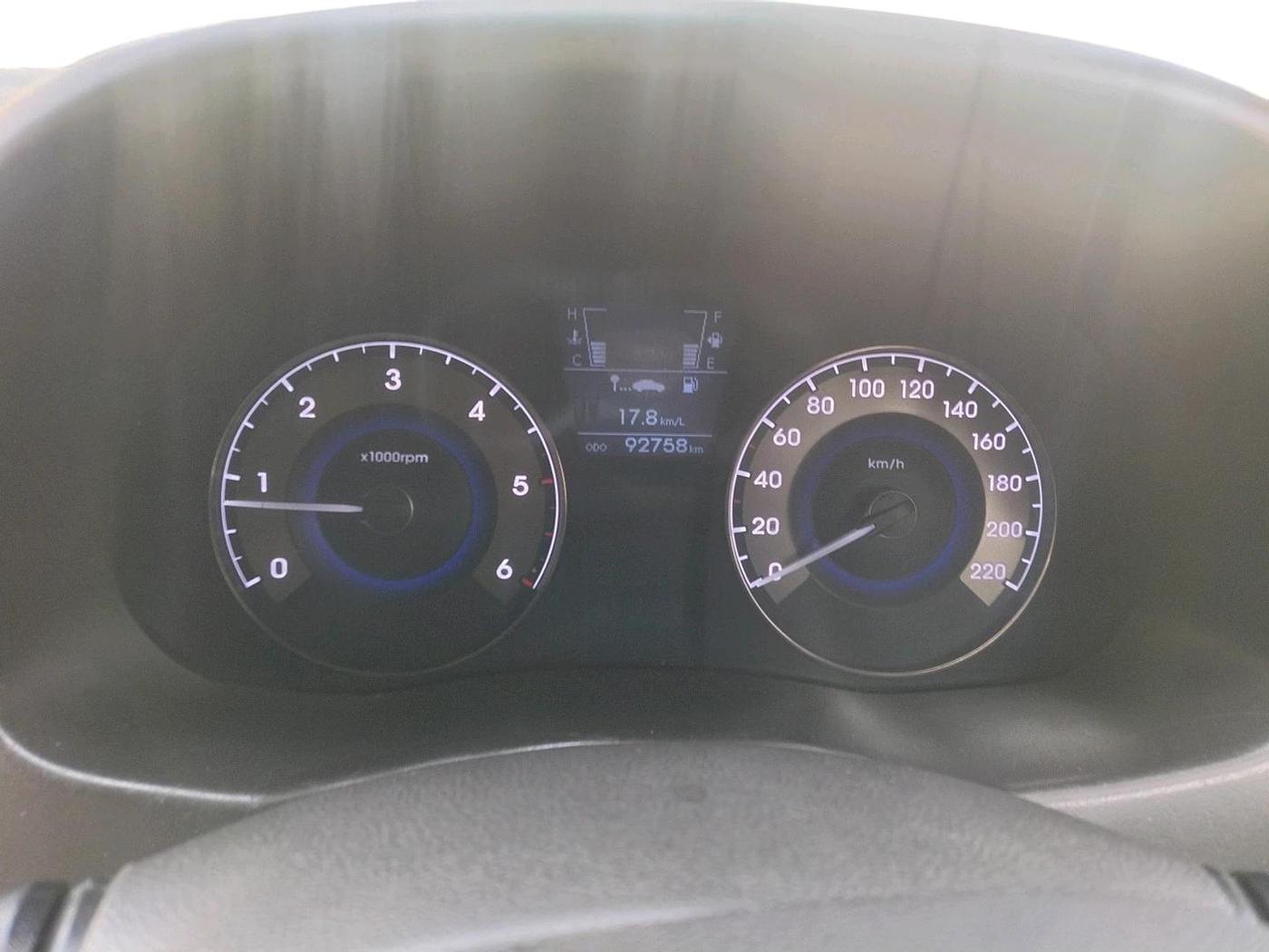 2012 Hyundai Verna FLUIDIC 1.6 CRDI SX, Diesel, Manual, 93,930 km, interior